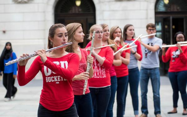 Flute players outside